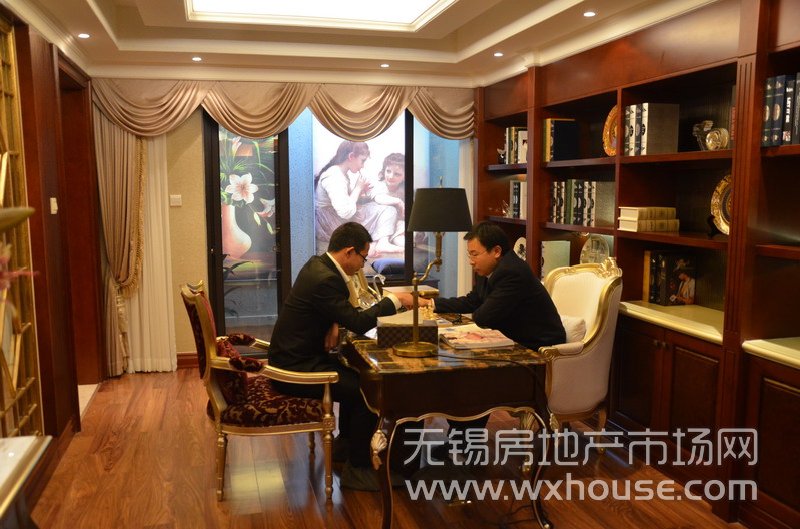 户型270平米欧式样板房：书房      
