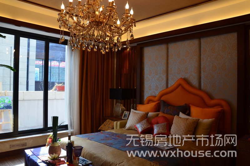 户型191平米金镶玉府样板房：主卧室      