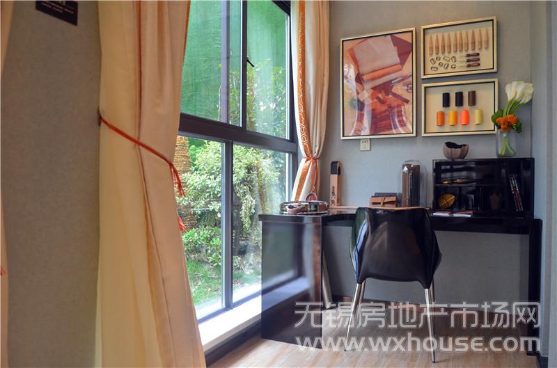 125㎡跃层户型样板间一层阳台      